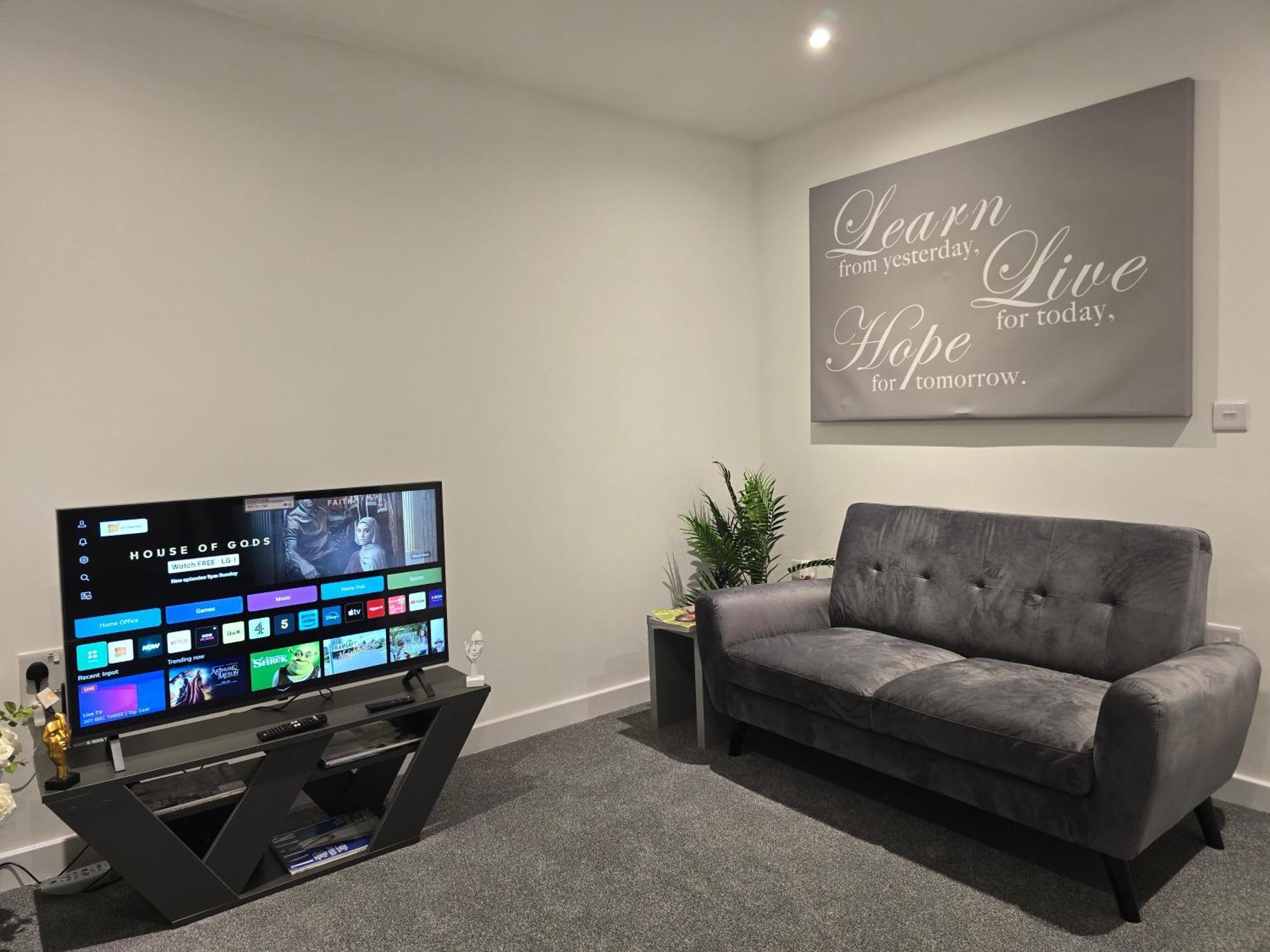 Well-preserved 2 Bedroom Flat Around Ricoh Arena-coventry Fc Apartment Coventry